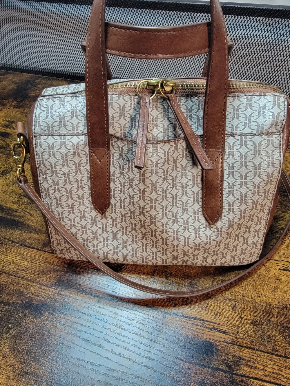 Fossil Sydney Satchel In Taupe And Tan